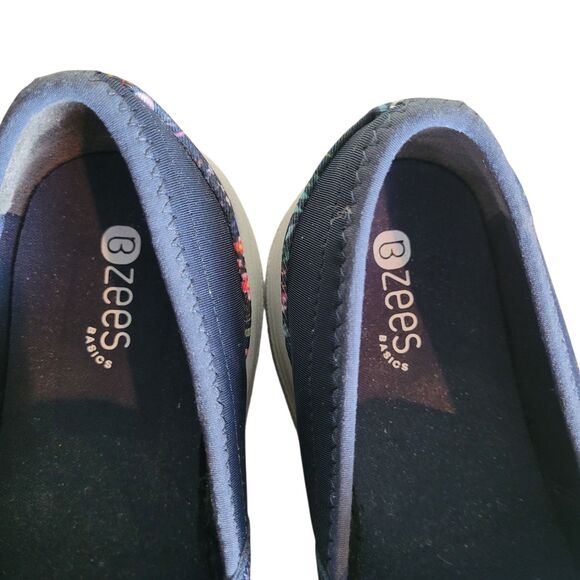 Bzees Floral Print Slip On Shoes Women's Size 7.5 Navy Colorful Comfort Nature - Picture 6 of 8